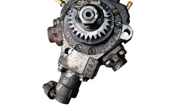 Renault Trafic III (X82) Fuel injection high pressure pump 8200912103