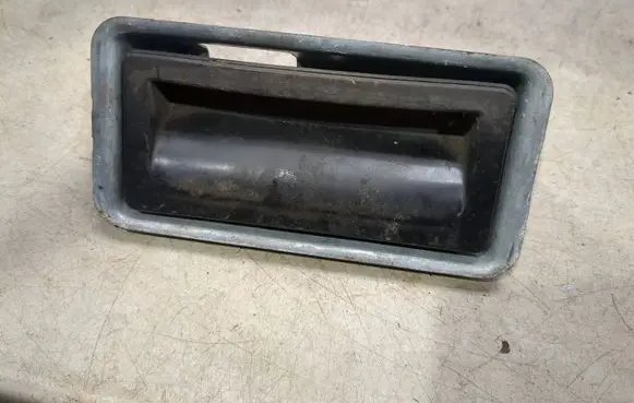Volkswagen Touran II Tailgate/trunk/boot exterior handle 1T0827229