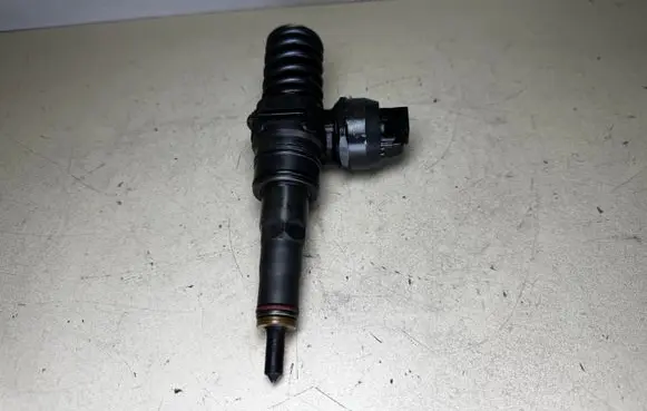 Fuel injector