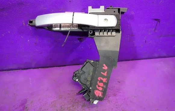 Ford Mondeo Mk III Front door lock 