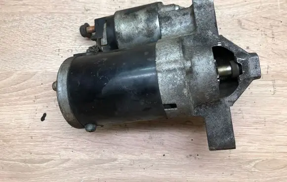 Peugeot 207 CC Starter motor M000T450717T 965631778002