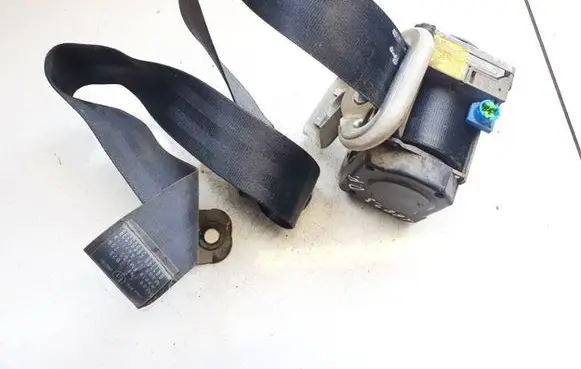 Volkswagen Golf IV Front seatbelt 1j4857706j 33004403
