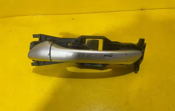 Mercedes-Benz E W211 Loading door exterior handle/bracket 