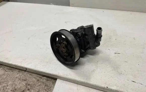 Audi A4 S4 B8 8K Power steering pump 8K0145154