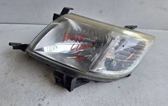 Toyota Hilux (AN10, AN20, AN30) Headlight/headlamp