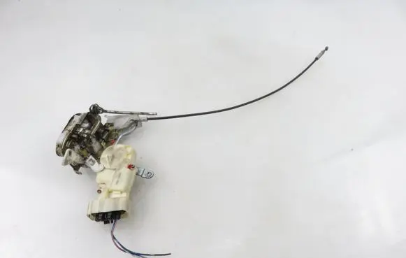 Toyota Yaris Front door lock 