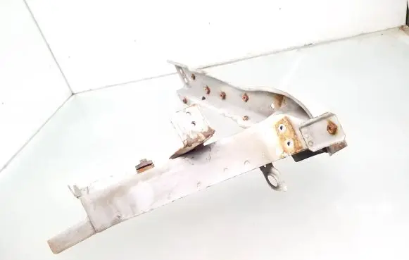 SsangYong Korando Headlight/headlamp mounting bracket