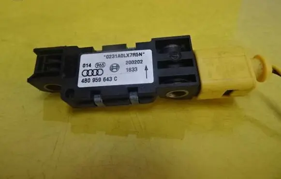 Volkswagen Phaeton Airbag deployment crash/impact sensor 4B0959643C