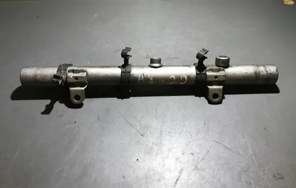 Audi A8 S8 D3 4E Fuel main line pipe 057130089K