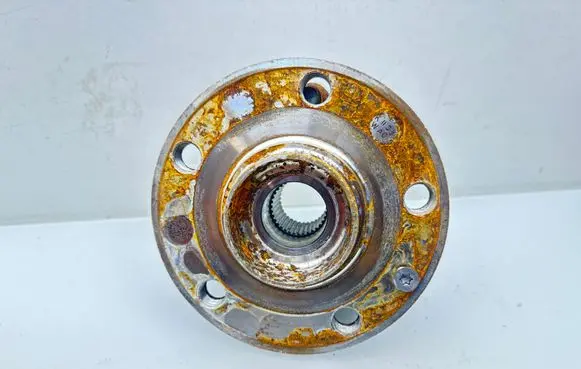 Volkswagen Golf VIII Front wheel ball bearing