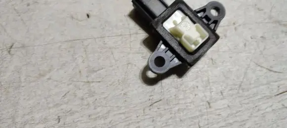 Volvo V40 Airbag deployment crash/impact sensor 31360986 03282018