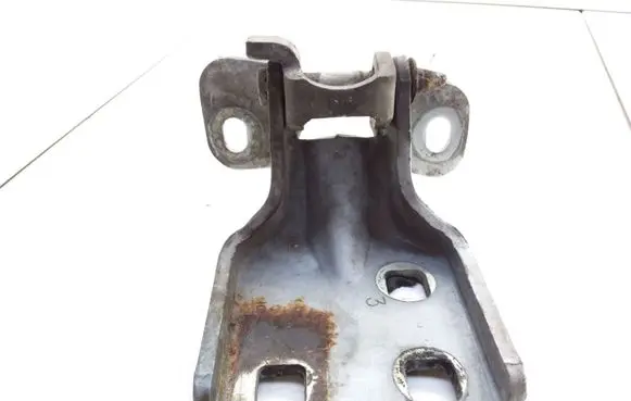 Chrysler Voyager Front door upper hinge