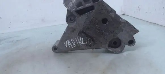 Volkswagen PASSAT B6 Engine mounting bracket 03G199207G