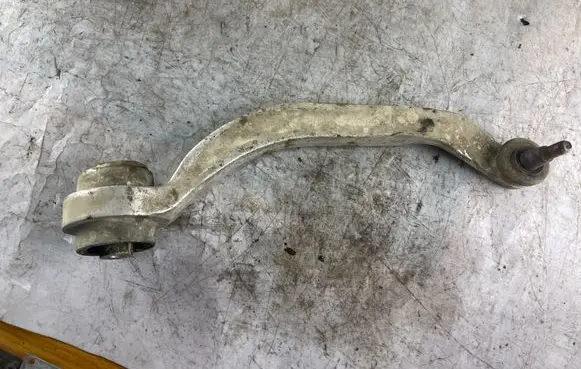 Volkswagen PASSAT B5 Front control arm