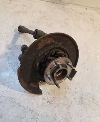 Rear wheel hub spindle/knuckle
