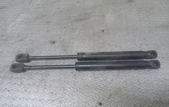 Mitsubishi Lancer VIII Tailgate/trunk strut/damper 5925A026