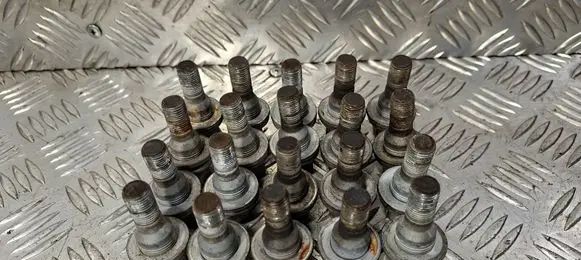 Peugeot 5008 II Nuts/bolts 