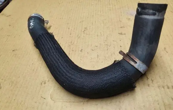 Jeep Grand Cherokee (WJ) Engine coolant pipe/hose