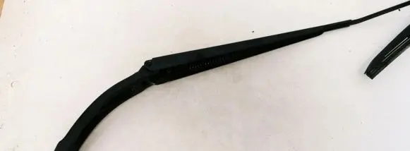 Front wiper blade arm