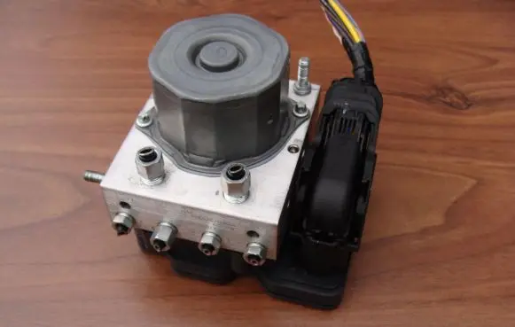 Nissan Qashqai ABS Pump 476604EA1D