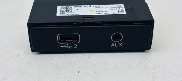Audi A5 USB socket connector 8W0035708