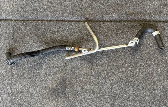 Volkswagen Jetta VI Fuel line pipe 1K0130307BM