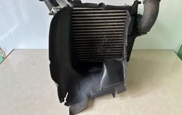 Audi Q7 4M Intercooler radiator 4M0145804AQ