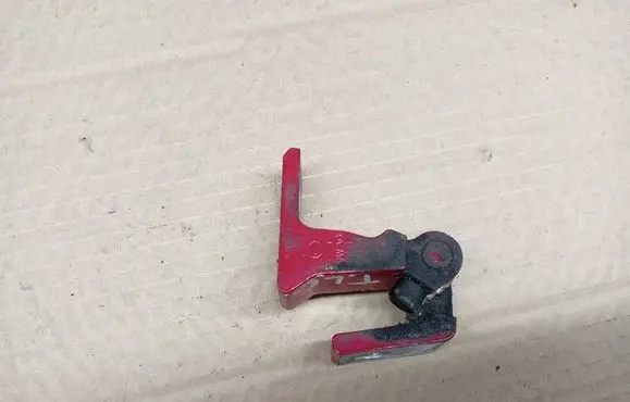 Seat Mii Rear door upper hinge 