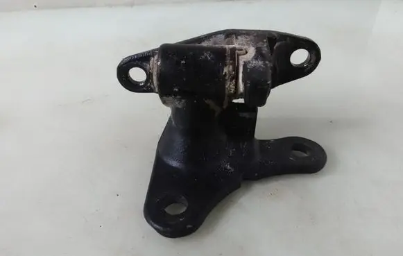 Mercedes-Benz B W245 Front door lower hinge 