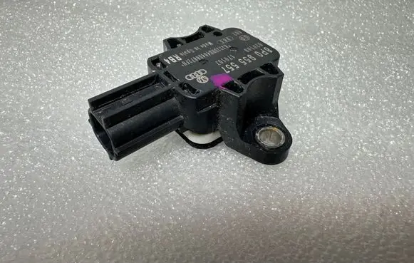 Audi A3 S3 8P Airbag deployment crash/impact sensor 8P0955557