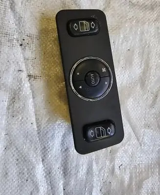 Mercedes-Benz ML W163 Electric window control switch A1638200326 03420610 2003090923