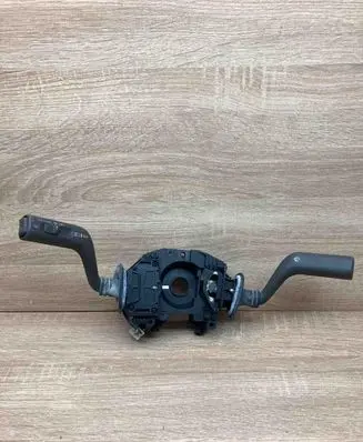 Volvo S40, V40 Wiper turn signal indicator stalk/switch 30621233