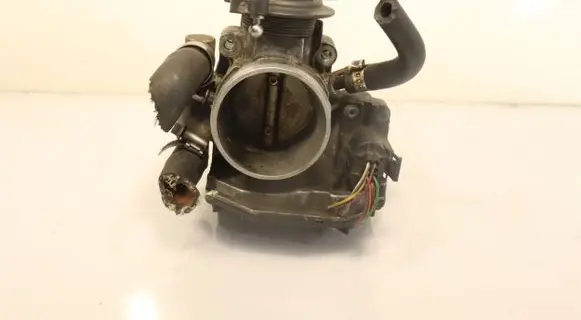 Audi A4 S4 B5 8D Throttle body valve 