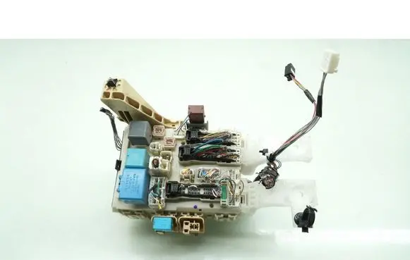 Toyota Yaris Fuse box set 82730-52700