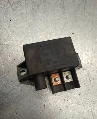 Mercedes-Benz E W211 Charging relay A0025426419 0332002167 12V100A