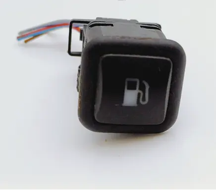 Volkswagen Golf IV Fuel tank opening switch 3B0959833A