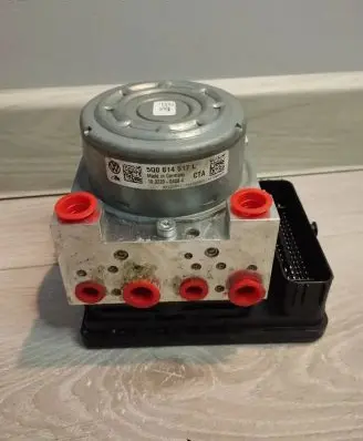 Volkswagen Golf VII ABS Pump 5Q0907379M 28515411213 10091543583