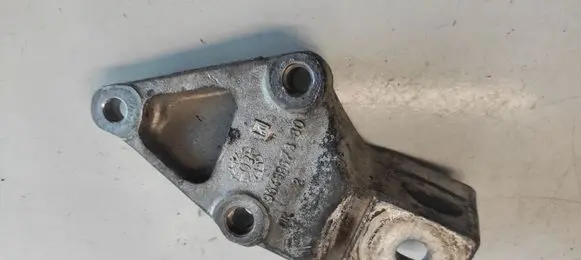 Peugeot Partner Engine mounting bracket 9645867880