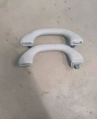 Volkswagen PASSAT B7 USA Front interior roof grab handle 561857607