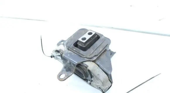 KIA Sportage Engine mount bracket