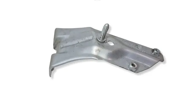 Volkswagen Golf VI Fender mounting bracket 5K6821135