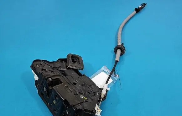Volkswagen PASSAT B8 Front door lock 5E1837015 IMPRK1582520