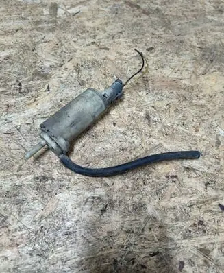 Volvo 850 Windscreen/windshield washer pump 04400112v