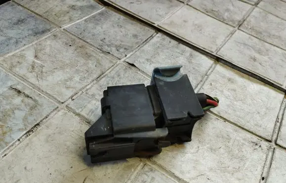 Ford Focus Glow plug pre-heat relay 3M5T2504A