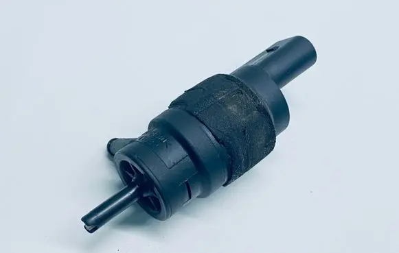 Audi A4 S4 B8 8K Windscreen/windshield washer pump 8K5955647
