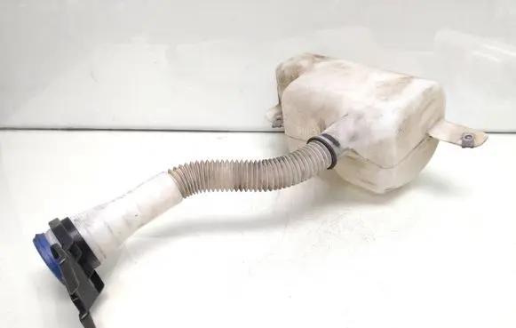 Windshield washer fluid reservoir/tank