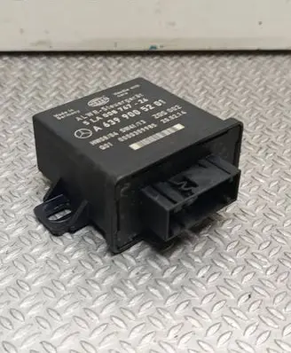 Mercedes-Benz Vito Viano W639 Light module LCM A6399005201 0000309985 5LA00876726