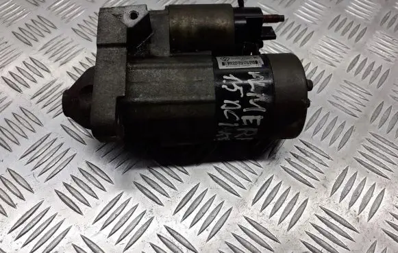 Nissan Almera N16 Starter motor 8200426577