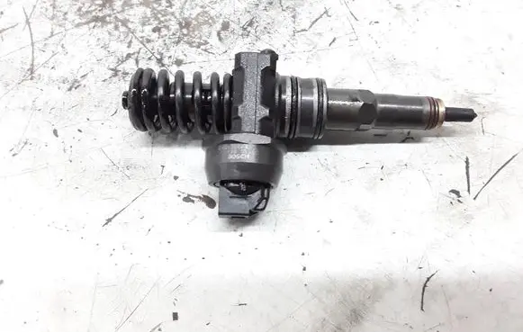 Skoda Octavia Mk2 (1Z) Fuel injector 0414720215 038130073AG