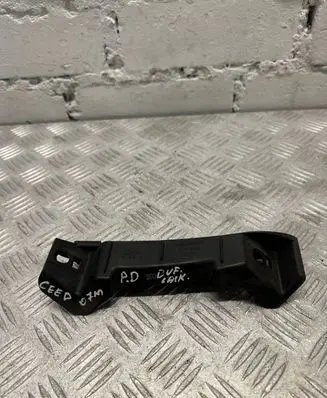 KIA Ceed Front bumper mounting bracket 865181H000